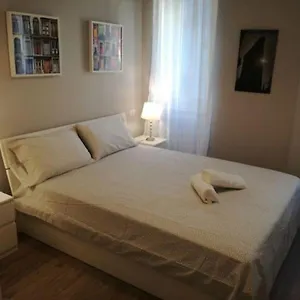 Apartamento Metro Stazione Centrale / Repubblica, Milán
