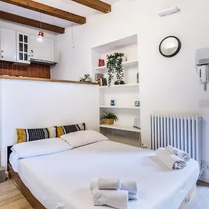 https://secret-navigli-suite.italymilanhotels.net